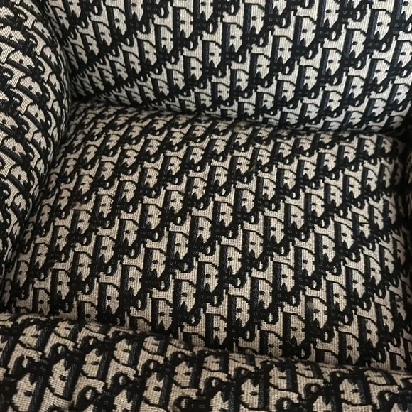 Small to medium dog bed . Machine washable removable cover with zipper - Picture 4 of 6